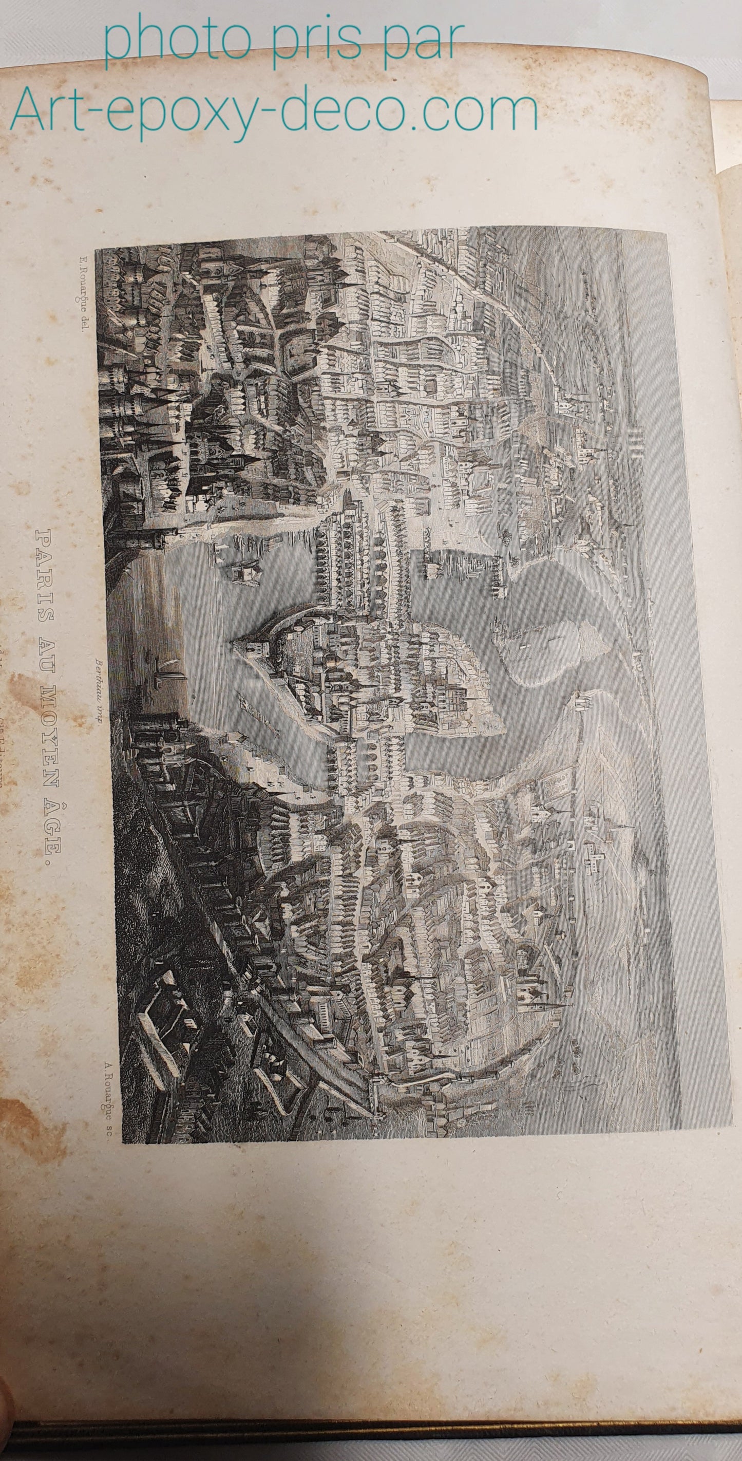 Histoire de Paris et de ses monuments 1852 illustre tranche dore